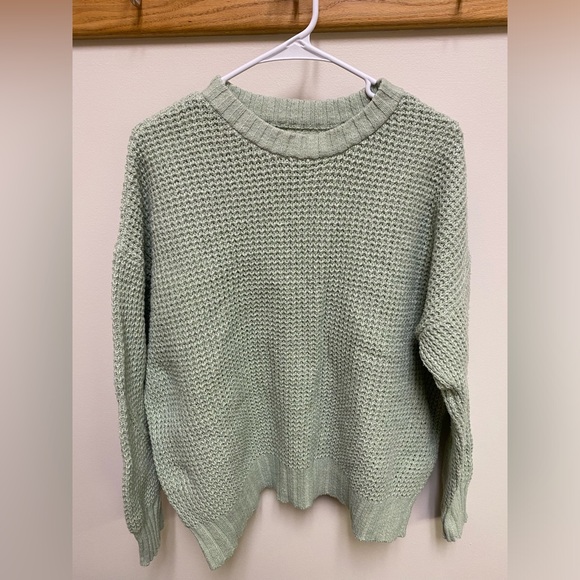 American Eagle Green Sweater - Picture 1 of 2